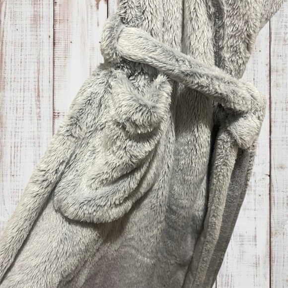 Cozy Gray Robe - Picture 4 of 4